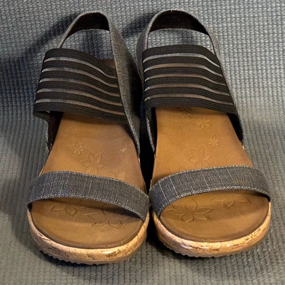 SKECHERS Cali Beverlee Smitten Kitten #SN 38527 Women's Black Wedge Sandals Sz 9